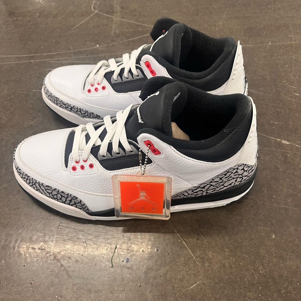 AIR JORDAN III
INFRARED 23 NWT